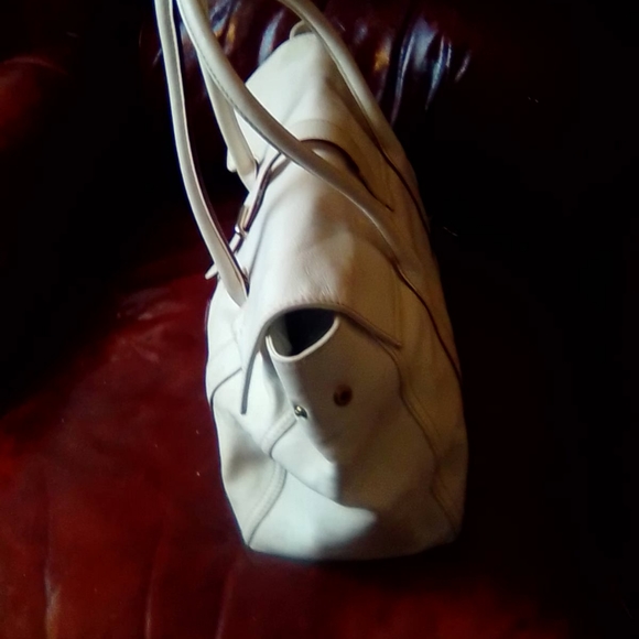 Dooney& Bourke egg white colored handbag leather is perfectly broken in - Picture 8 of 16